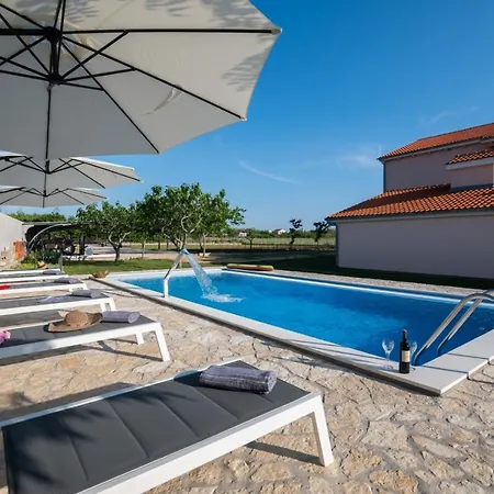 Lägenhet In With Sea View, Balcony, Air Conditioning, Wifi 3598-3 Privlaka (Zadar)